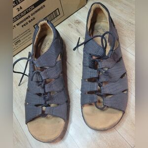 Ladies Natural Soul sandals size 9m